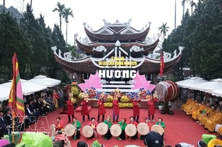 Huong Pagoda Festival 2026 opens with renewed management, elevating national-scale event