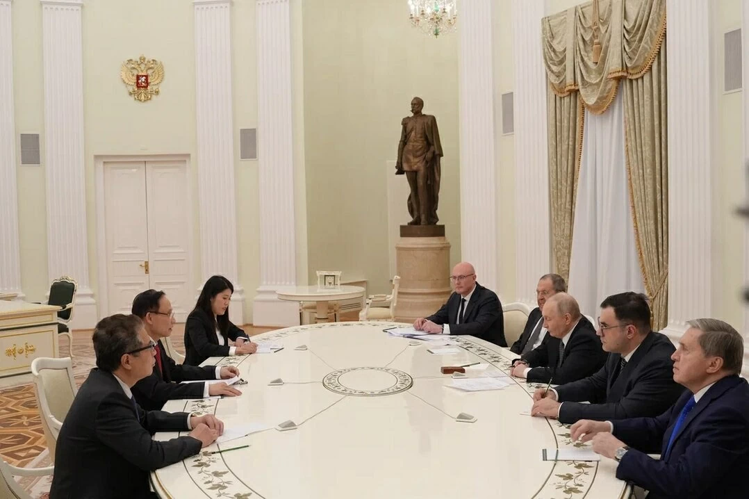 Special Envoy of General Secretary To Lam meets Russian President V. Putin, holds talks with Foreign Minister S. Lavrov Special Envoy of General Secretary To Lam meets Russian President V. Putin, holds talks with Foreign Minister S. Lavrov