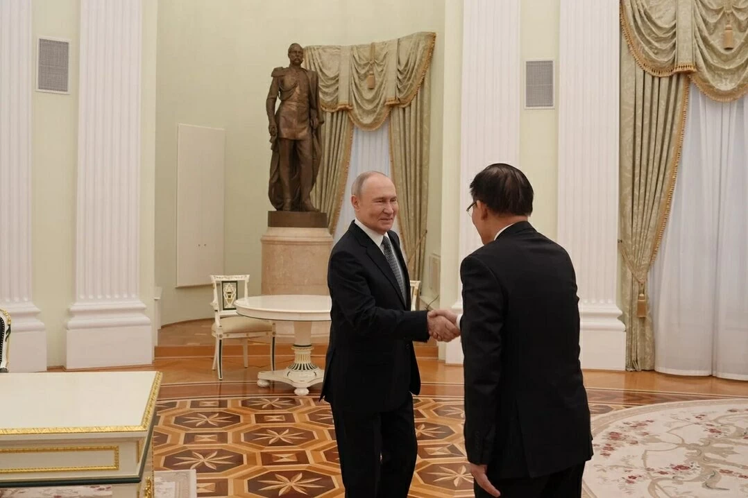 Special Envoy of General Secretary To Lam meets Russian President V. Putin, holds talks with Foreign Minister S. Lavrov Special Envoy of General Secretary To Lam meets Russian President V. Putin, holds talks with Foreign Minister S. Lavrov