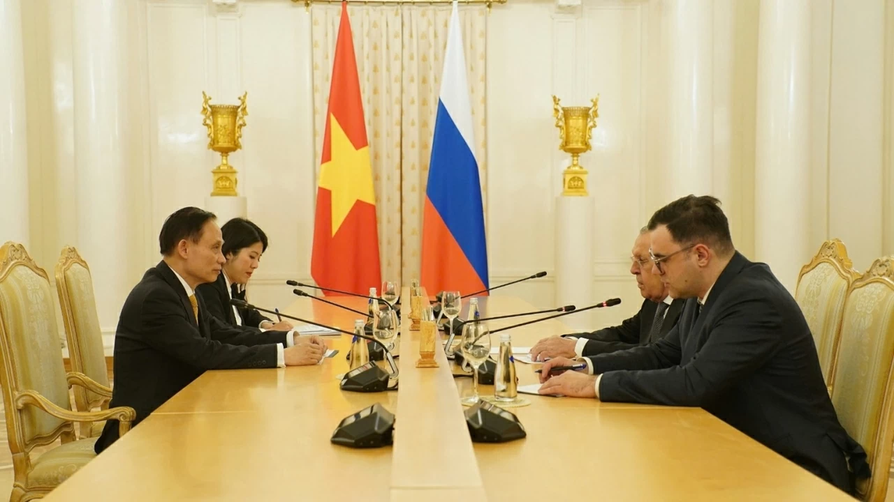 Special Envoy of General Secretary To Lam meets Russian President V. Putin, holds talks with Foreign Minister S. Lavrov