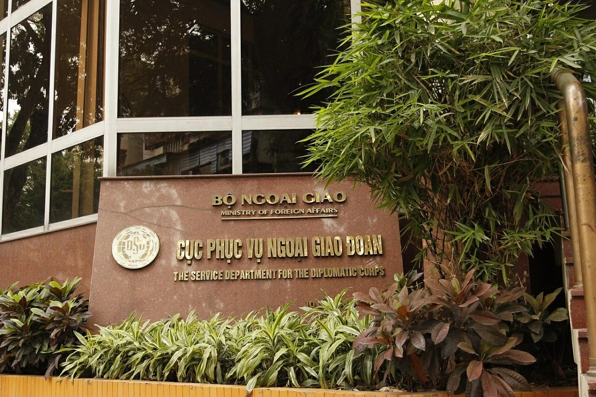 Draft Decree on recruitment and management of Vietnamese workers employed by foreign organizations and individuals in Vietnam Draft Decree on recruitment and management of Vietnamese workers employed by foreign organizations and individuals in Vietnam