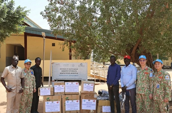 Vietnamese blue beret doctors illuminate hope in South Sudan Vietnamese blue beret doctors illuminate hope in South Sudan