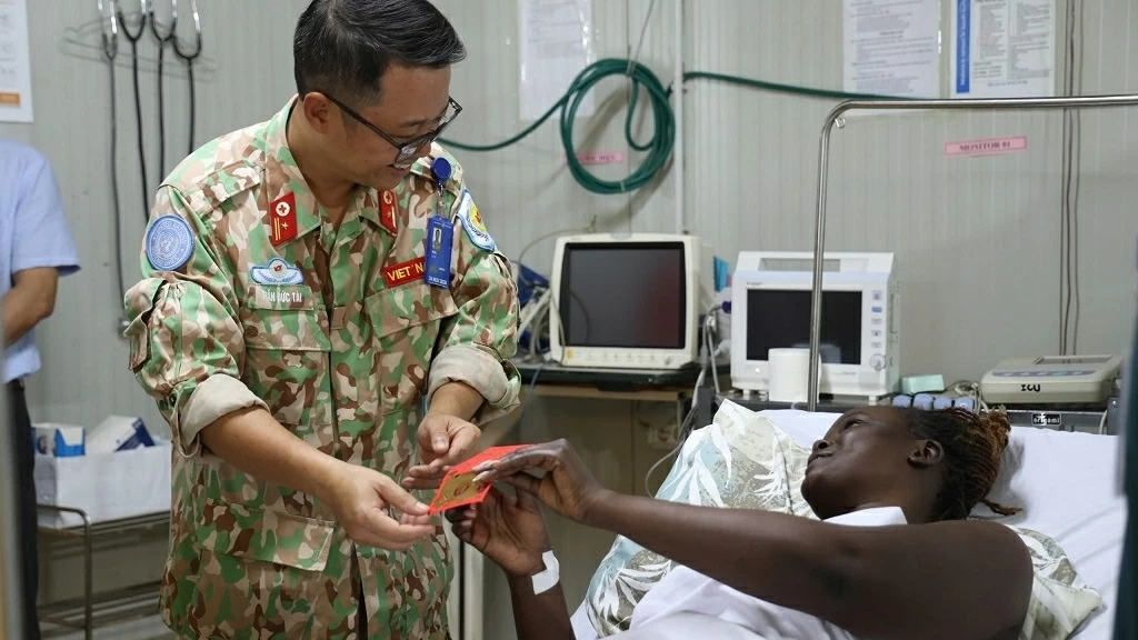Vietnamese blue beret doctors illuminate hope in South Sudan