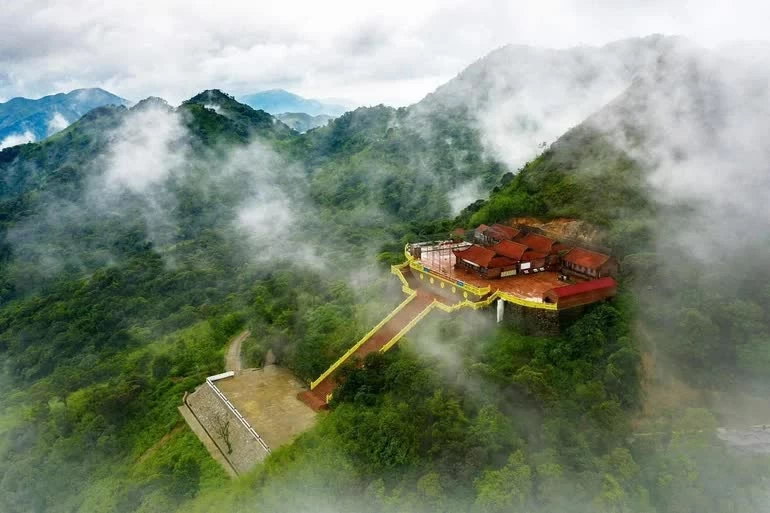 Ngoa Van Spring Festival 2026 opens at Yen Tu UNESCO World Heritage site in Quang Ninh Ngoa Van Spring Festival 2026 opens at Yen Tu UNESCO World Heritage site in Quang Ninh