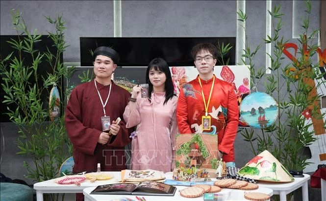 ‘Eastern Light’ ignites the passion of Vietnamese students in Russia ‘Eastern Light’ ignites the passion of Vietnamese students in Russia