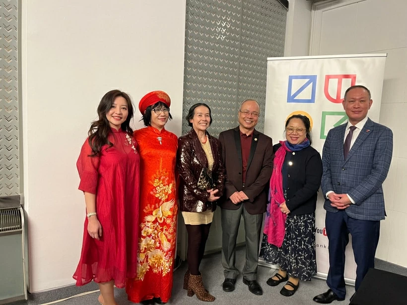 An emotional meeting between cultures of Vietnam and Slovakia An emotional meeting between cultures of Vietnam and Slovakia