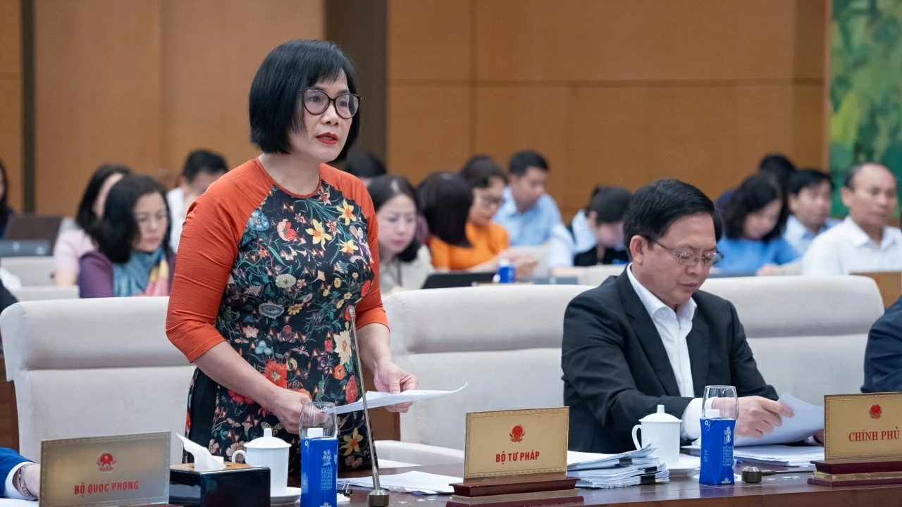 National Assembly Standing Committee discusses draft amendments to the Law on Notarization