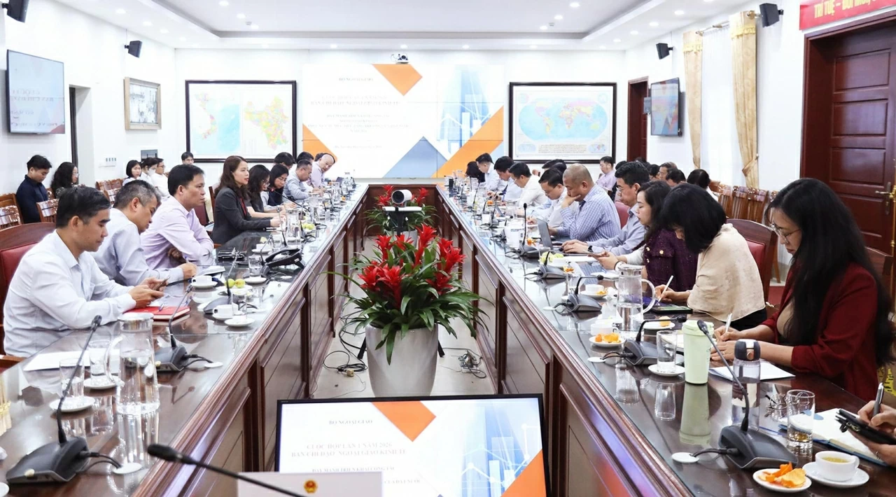 Deputy FM Nguyen Minh Hang chairs meeting on enhancing economic diplomacy to foster growth momentum after 14th National Party Congress