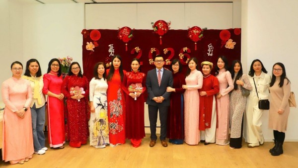 Homeland Spring strengthens solidarity, promotes Vietnam's image in Slovenia