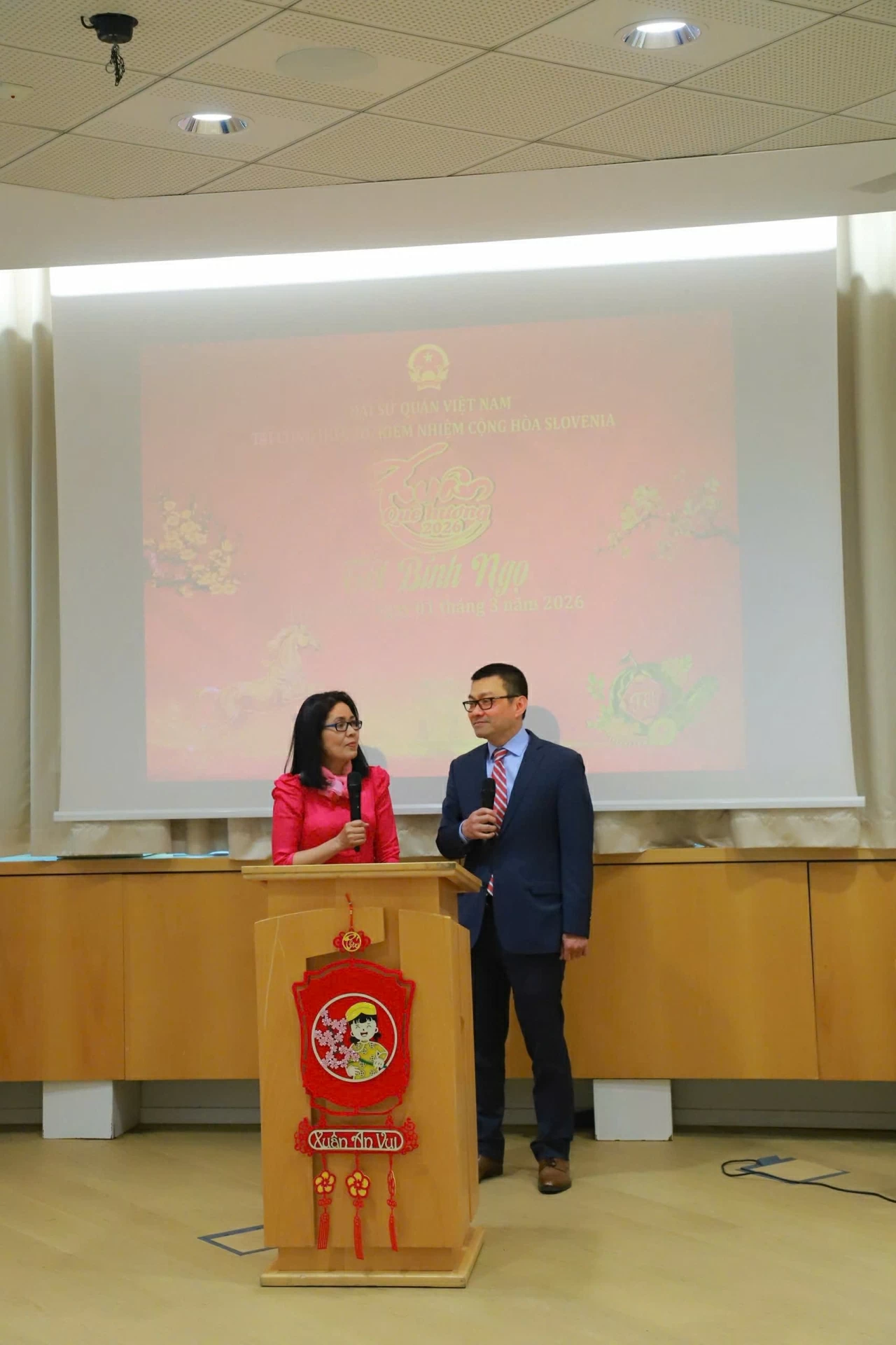 Homeland Spring strengthens solidarity, promotes Vietnam's image in Slovenia