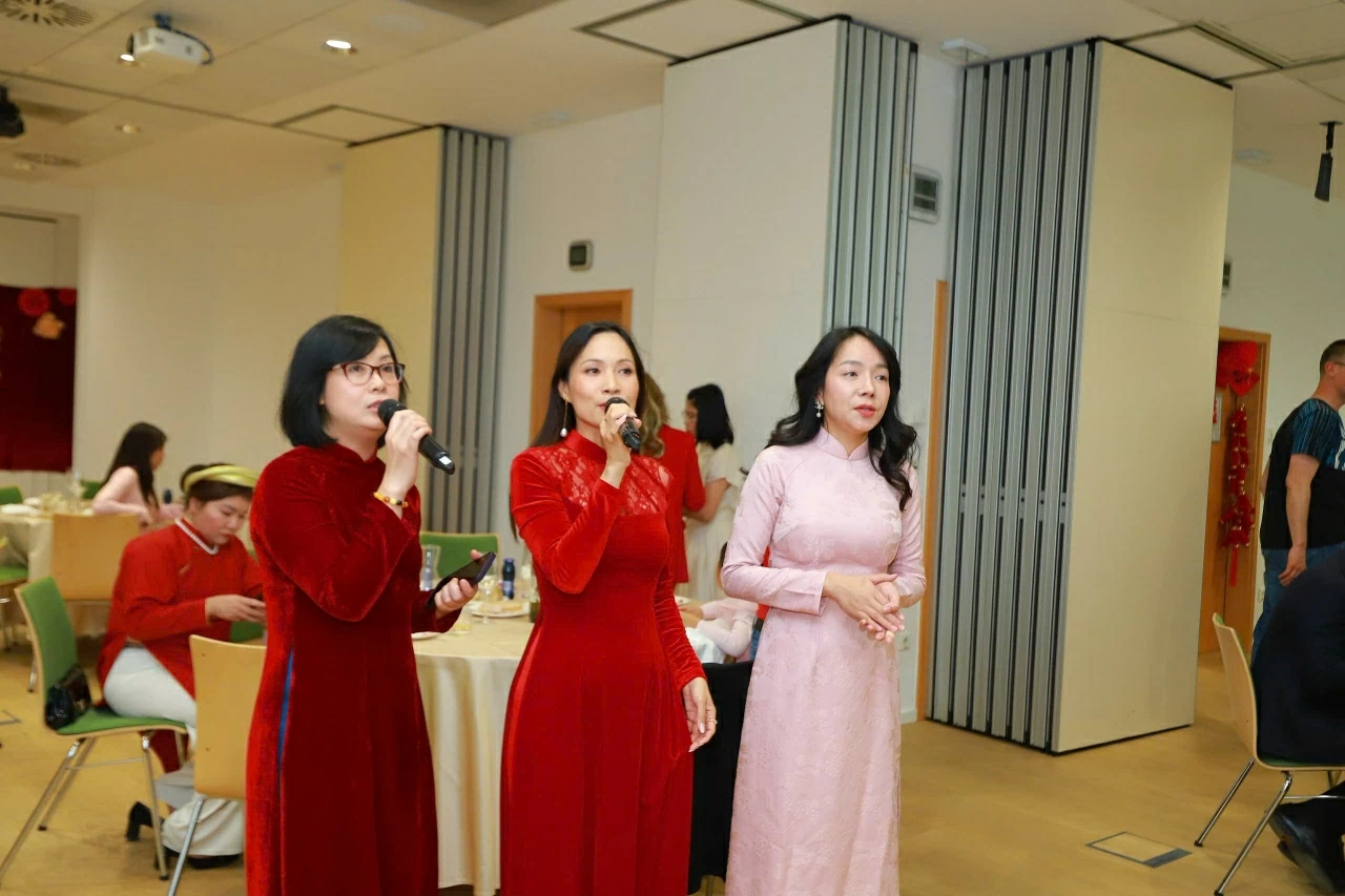 Homeland Spring strengthens solidarity, promotes Vietnam's image in Slovenia Homeland Spring strengthens solidarity, promotes Vietnam's image in Slovenia