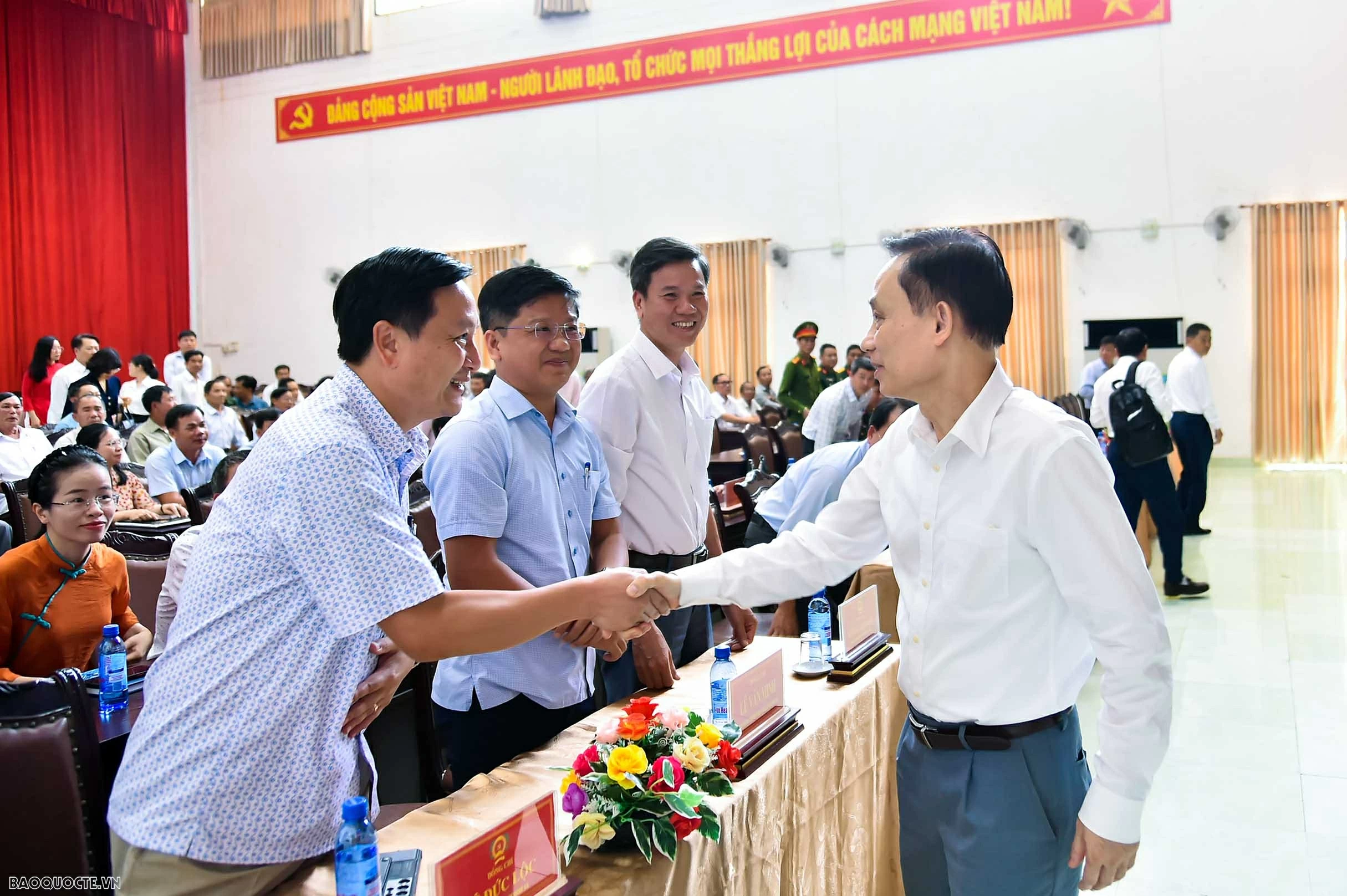 Politburo member, Foreign Minister Le Hoai Trung attends meetings with voters in Hue City