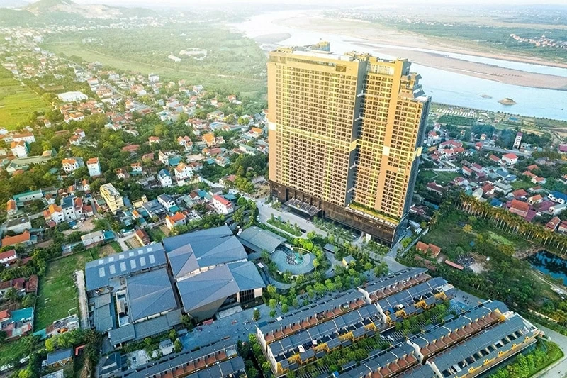 Don't miss the hot spring resort at Lynn Times Thanh Thuy when visiting Hung King Temple