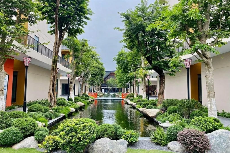 Don't miss the hot spring resort at Lynn Times Thanh Thuy when visiting Hung King Temple