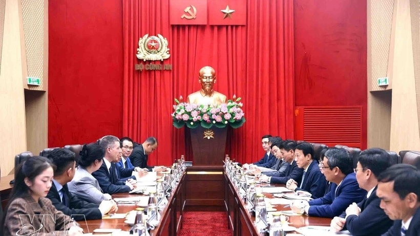 Minister of Public Security General Luong Tam Quang receives Amazon delegation