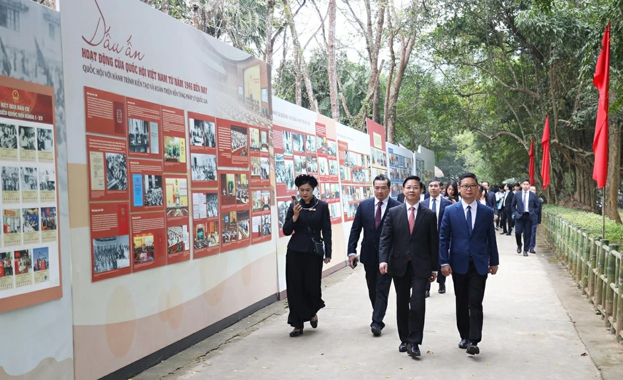 Heads of Vietnamese Representative Missions for the 2025-2028 term visit Tan Trao and  MOFA's historical site