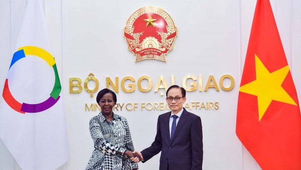 Foreign Minister Le Hoai Trung: Vietnam always values cooperation with the Francophone Community