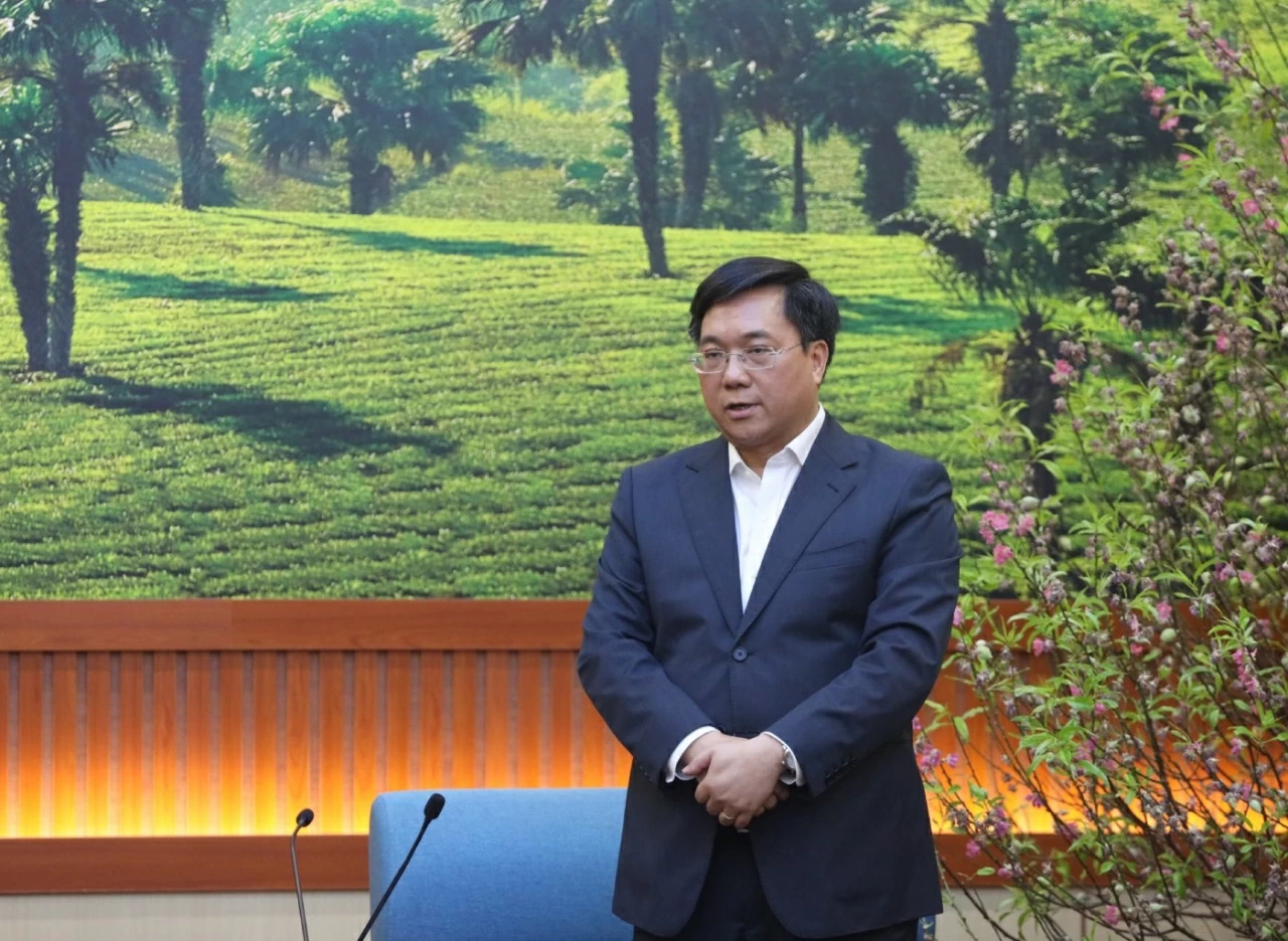 Heads of Vietnamese Representative Missions work with Tuyen Quang and Phu Tho provincial leaders