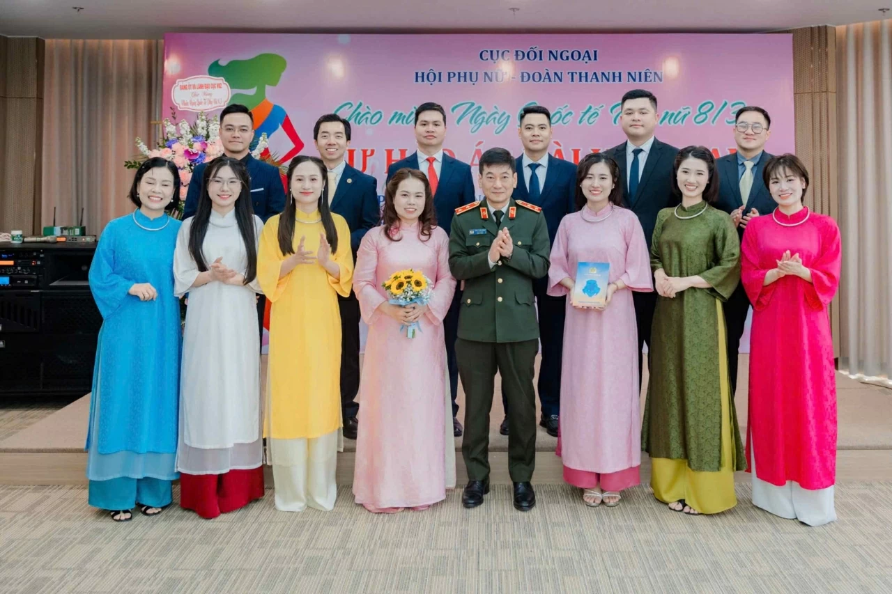 MPS's Department of Foreign Relations showcases Ao Dai on International Women's Day