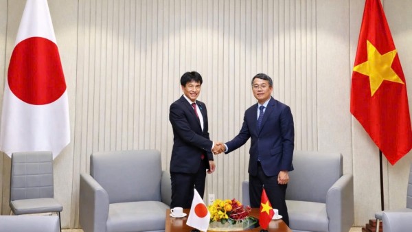 Deputy FM Nguyen Minh Vu welcomes Japanese Parliamentary Vice Minister for Foreign Affairs Shimada Tomoaki