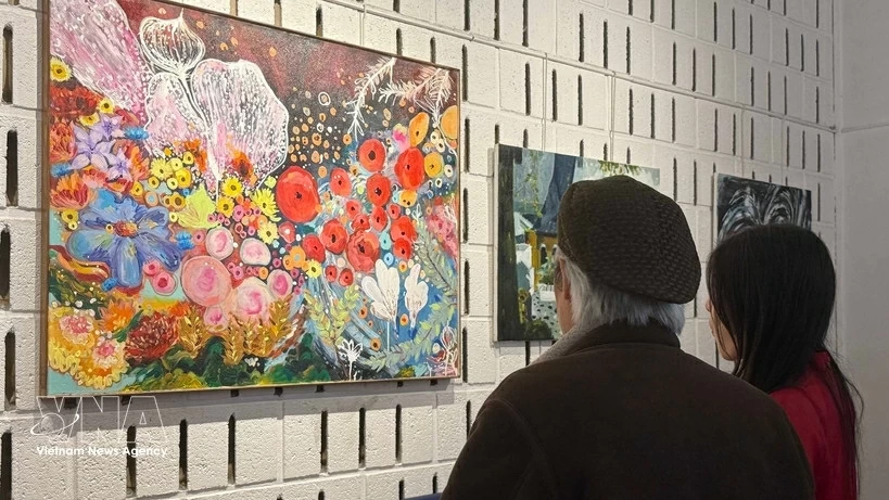 Exhibition of paintings and books 'Vietnamese Soul on French Soil' in France