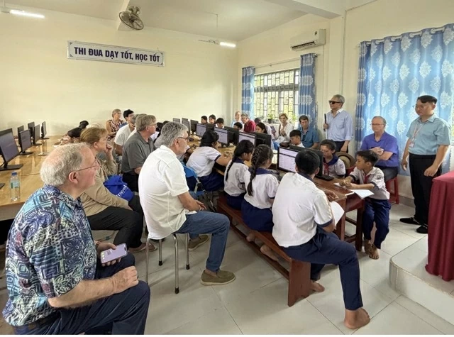 Observing a Grade 4 Math class using the Khan Academy platform