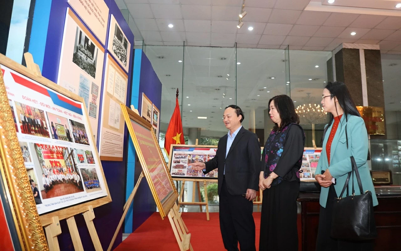 Heads of Vietnamese diplomatic missions meet with Voice of Vietnam Heads of Vietnamese diplomatic missions meet with Voice of Vietnam