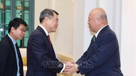 Politburo member Le Minh Hung receives Special Advisor of Japan-Vietnam Friendship Parliamentary Alliance