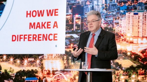 DHL Global Connectedness Report 2026: Globalization holds firm at a record level, while US and China continue to decouple