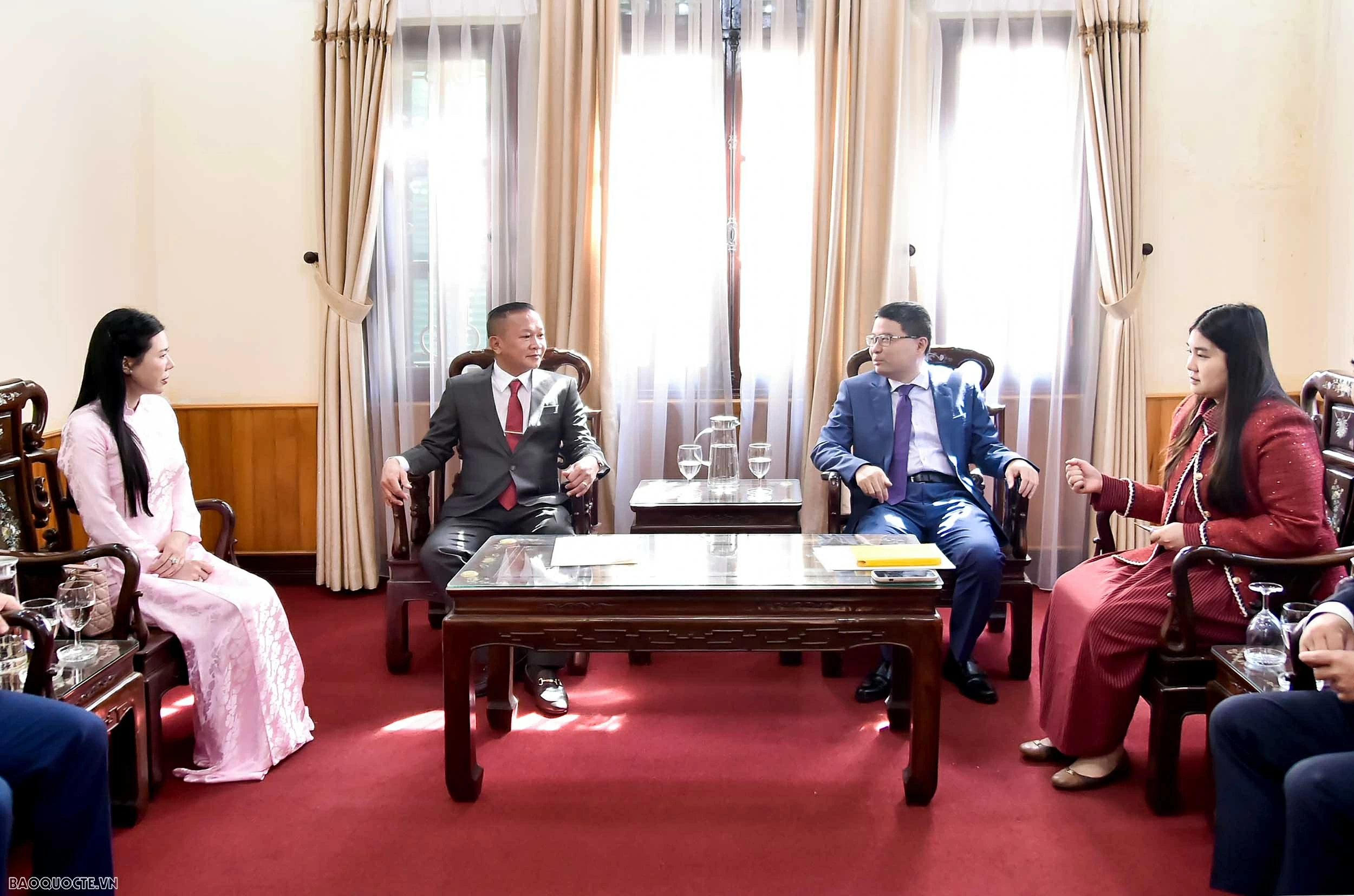 Consular Acceptance Certificate presented to Honorary Consul of Solomon Islands in Ho Chi Minh City