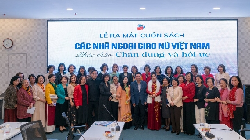 Launch of the book on portraits and memories of Vietnamese female diplomats