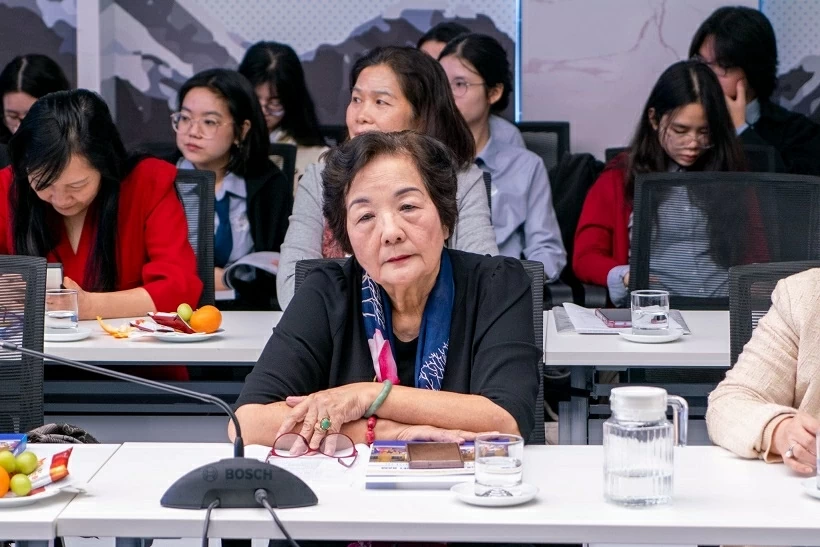 Launch of the book on portraits and memories of Vietnamese female diplomats