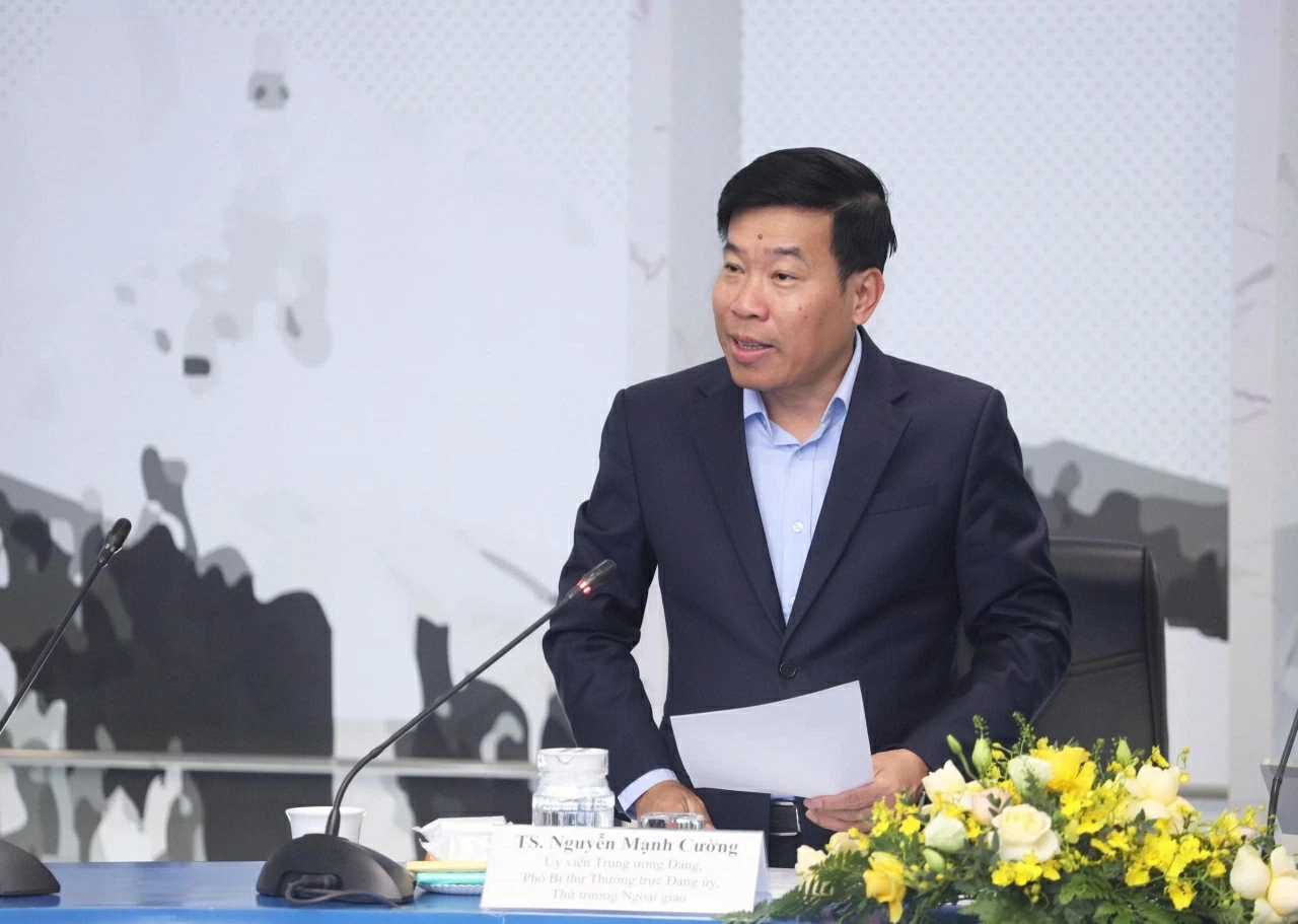 Discussion on National Growth and Development Models: Learning from International Experience for Vietnam