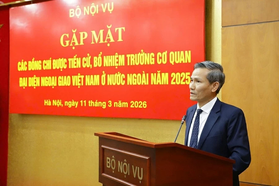 Heads of Vietnam's diplomatic missions abroad meet with Ministry of Home Affairs