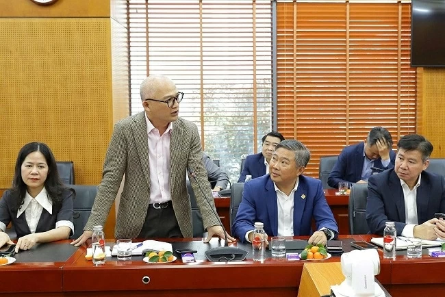 Heads of Vietnam's diplomatic missions abroad meet with Ministry of Home Affairs