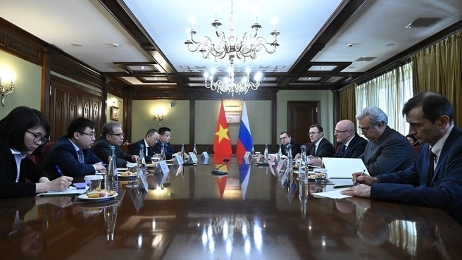 Ambassador Dang Minh Khoi meets with Russian Deputy Prime Minister D. Chernyshenko