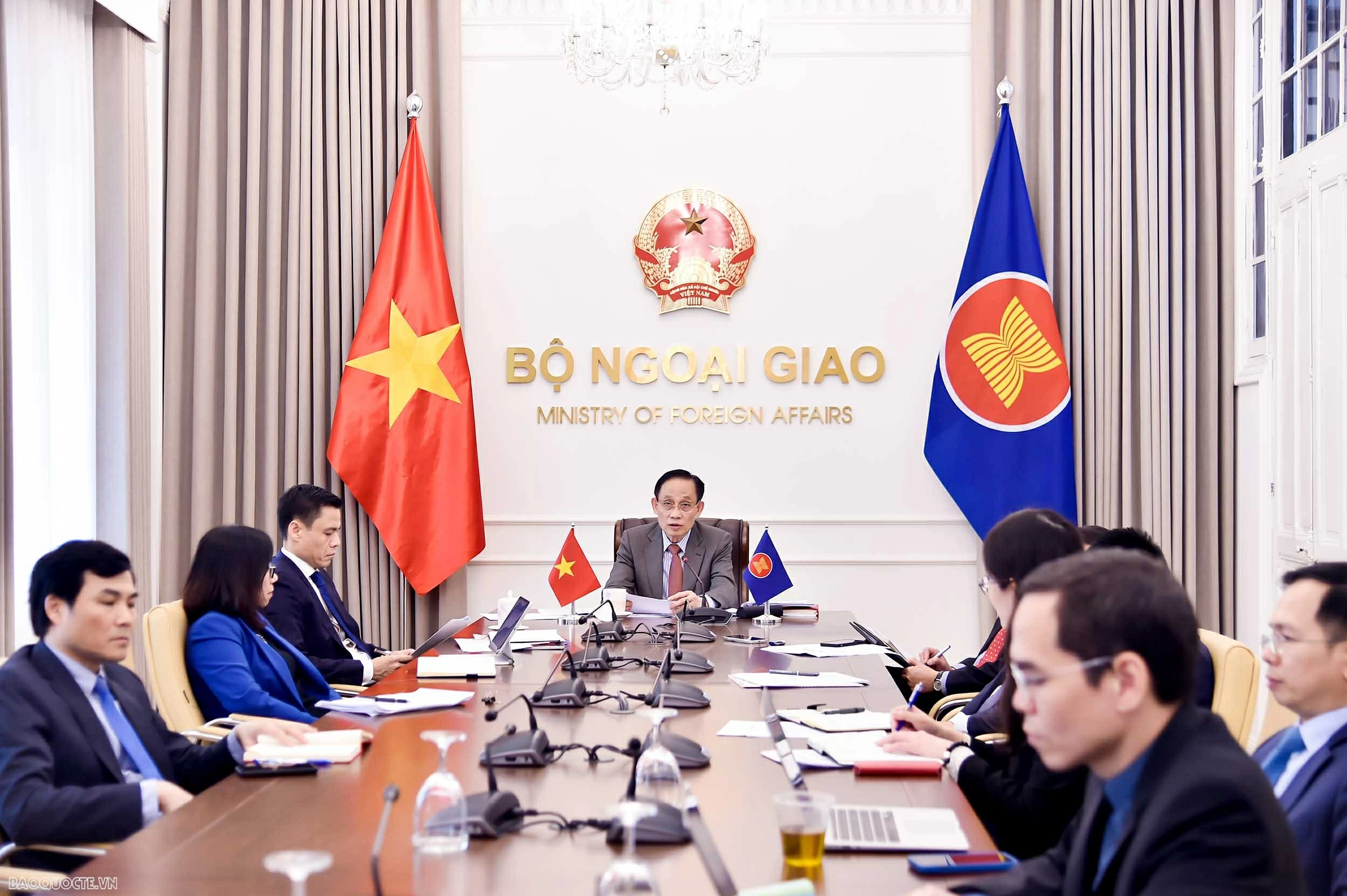 Foreign Minister Le Hoai Trung attends Special ASEAN Foreign Ministers' Meeting on Middle East situation