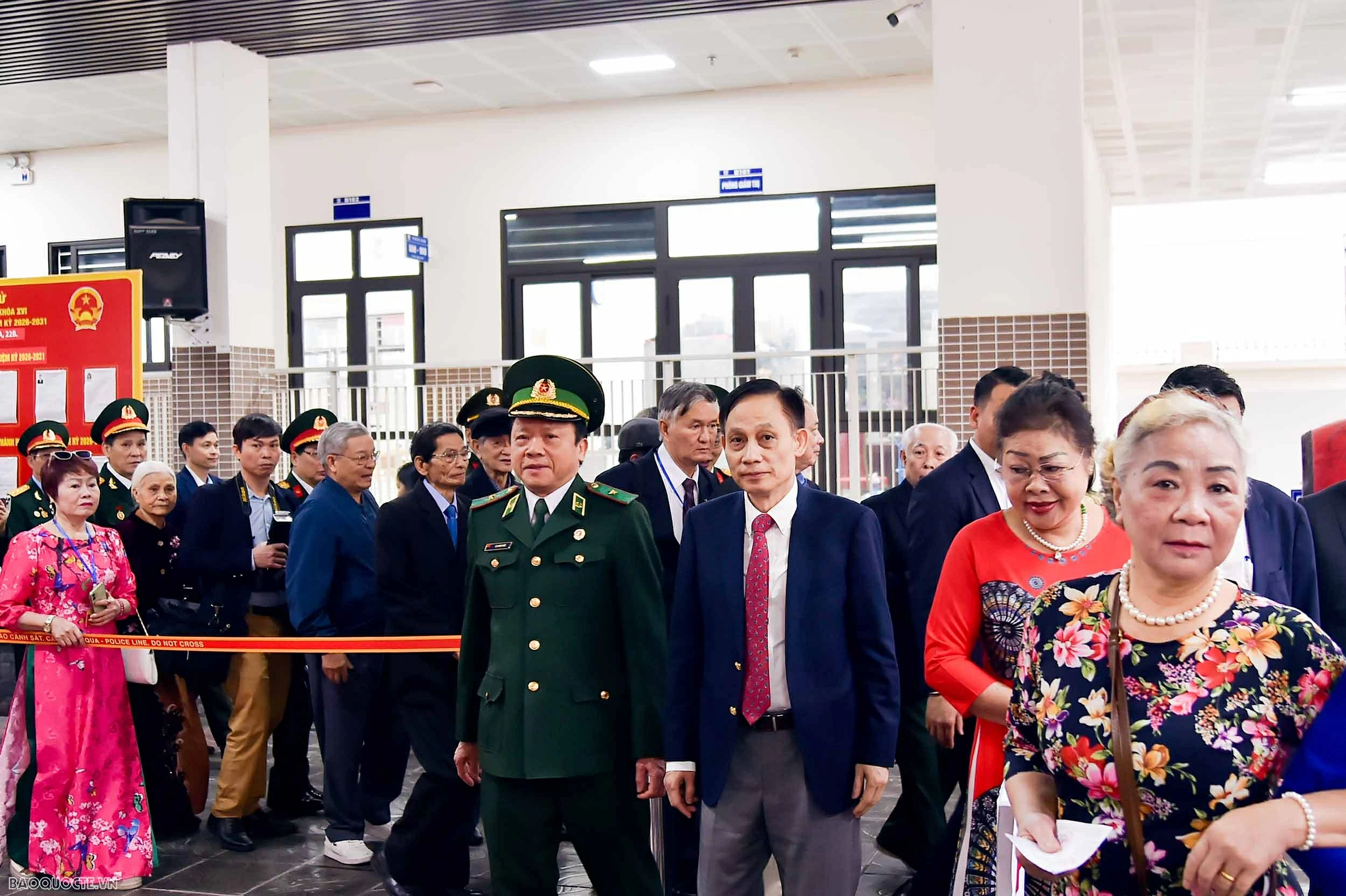 Politburo Member, Minister of Foreign Affairs Le Hoai Trung casts vote for the 16th National Assembly and People's Councils at all levels for the 2026