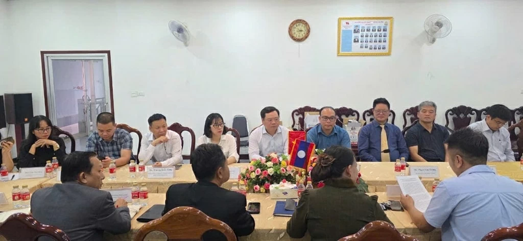 Vietnam Education Publishing House promotes Vietnamese knowledge at the 6th International Book and Culture Festival in Laos Vietnam Education Publishing House promotes Vietnamese knowledge at the 6th International Book and Culture Festival in Laos