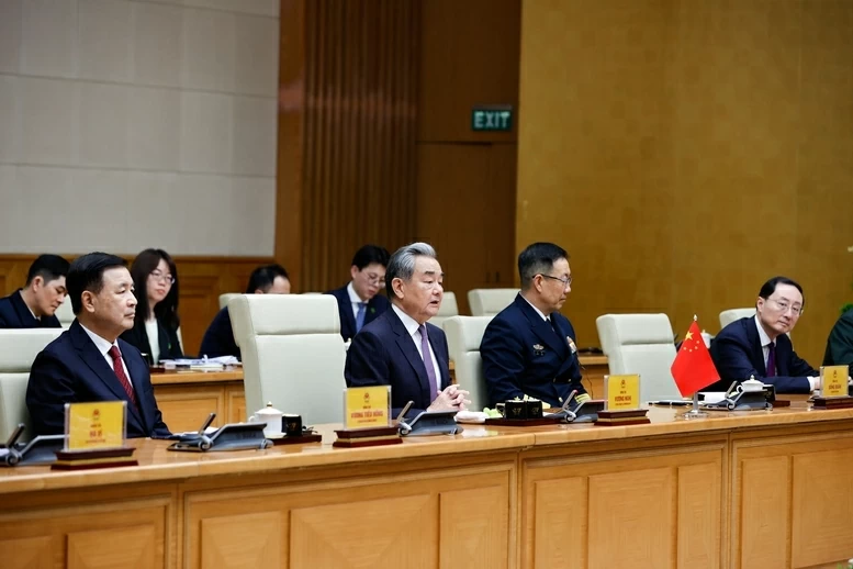 Prime Minister Pham Minh Chinh hosts Chinese Ministers of Foreign Affairs, National Defense, and Public Security