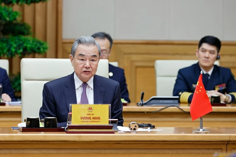 Prime Minister Pham Minh Chinh hosts Chinese Ministers of Foreign Affairs, National Defense, and Public Security