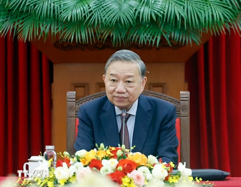 General Secretary To Lam receives Chinese Ministers of Foreign Affairs, National Defence, Public Security