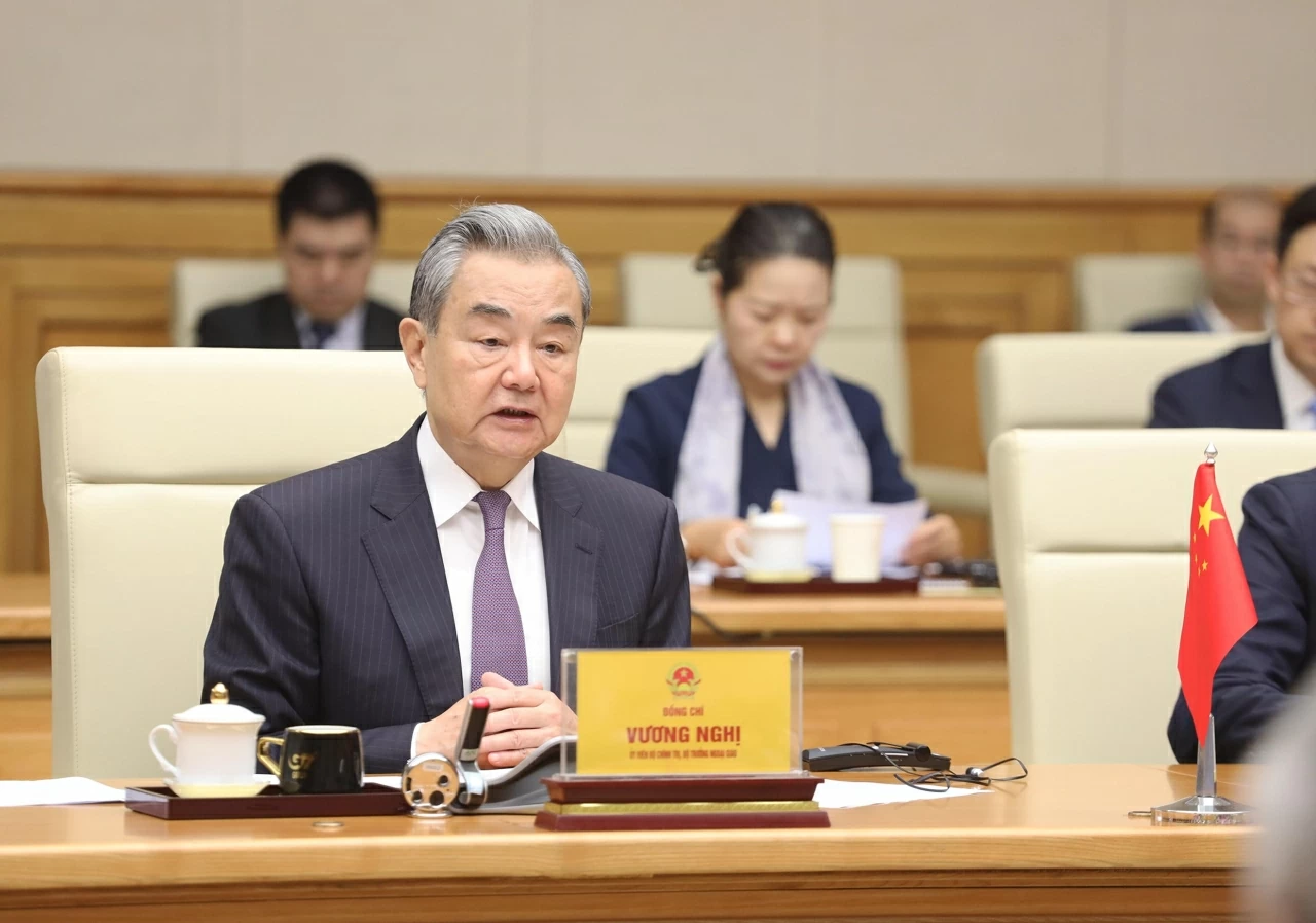 Deputy PM Bui Thanh Son and Chinese Foreign Minister Wang Yi chair 17th Meeting of the Vietnam-China  Steering Committee for bilateral cooperation