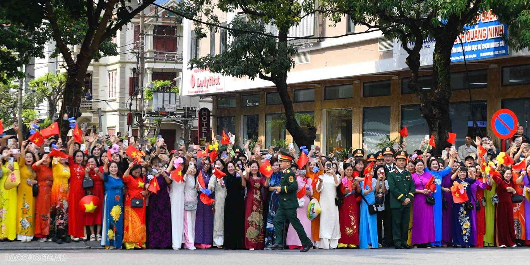 Chinese Defence Minister arrives in Quang Ninh to attend border friendship exchange activities Chinese Defence Minister arrives in Quang Ninh to attend border friendship exchange activities