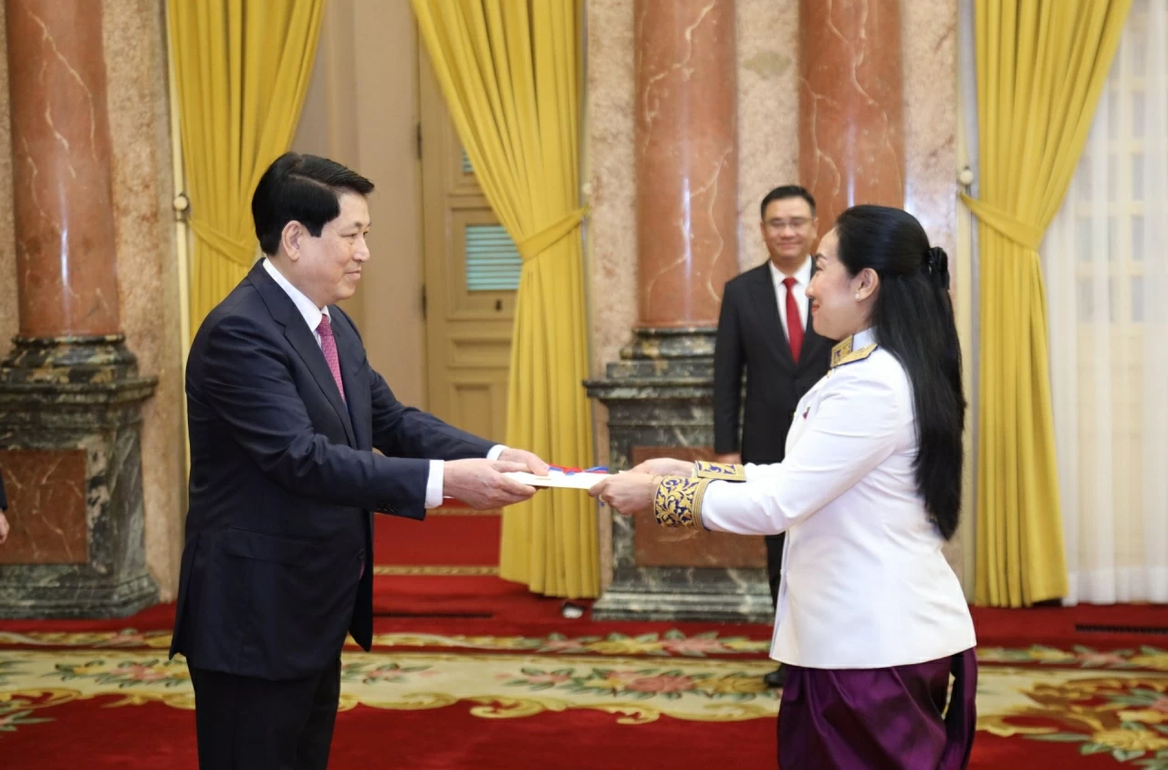 President Luong Cuong receives Credentials from new Ambassadors President Luong Cuong receives Credentials from new Ambassadors