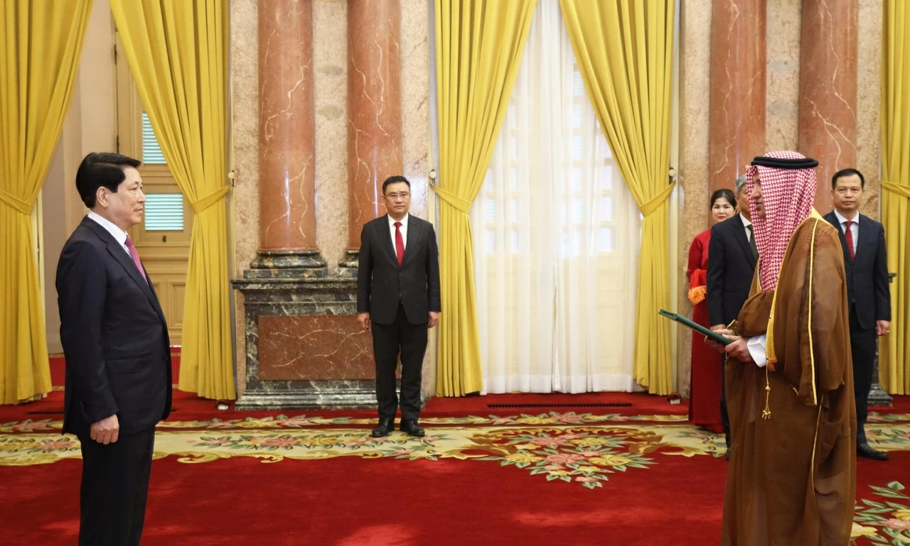 President Luong Cuong receives Credentials from new Ambassadors President Luong Cuong receives Credentials from new Ambassadors