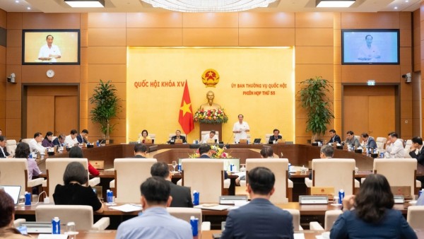 NA Standing Committee session: Enhancing efficiency of Vietnamese representative missions abroad in the new context.