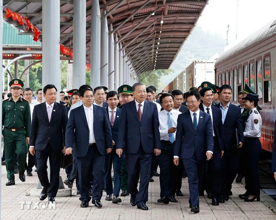 Party General Secretary To Lam chairs a meeting on Vietnam-China railway connection