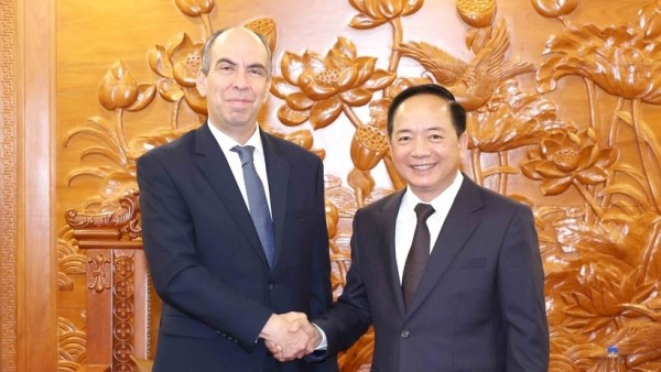 Politburo member Trinh Van Quyet receives Cuban Ambassador Rogelio Polanco Fuentes to step up practical cooperation