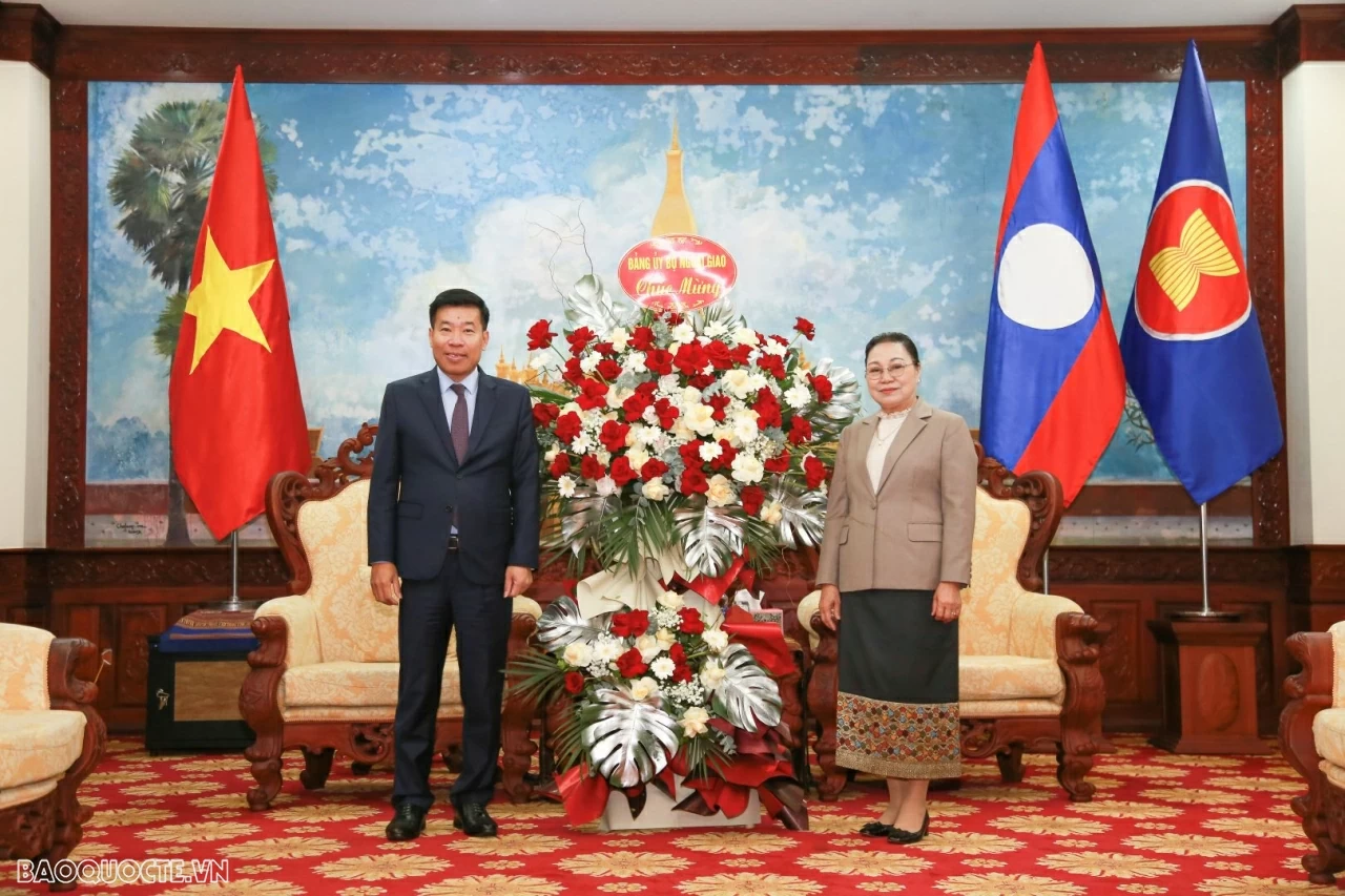 Party Central Committee member, Deputy FM Nguyen Manh Cuong extends congratulations on 71st anniversary of Lao People's Revolutionary Party